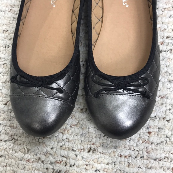 NWOT Silver / Gray Christopher & Banks Flats - Picture 3 of 5